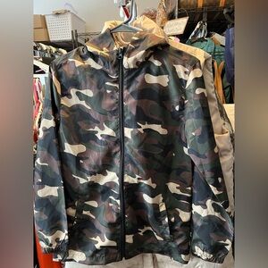 Beautiful Giant Men's Hooded Lightweight Camo Windbreaker, Size L